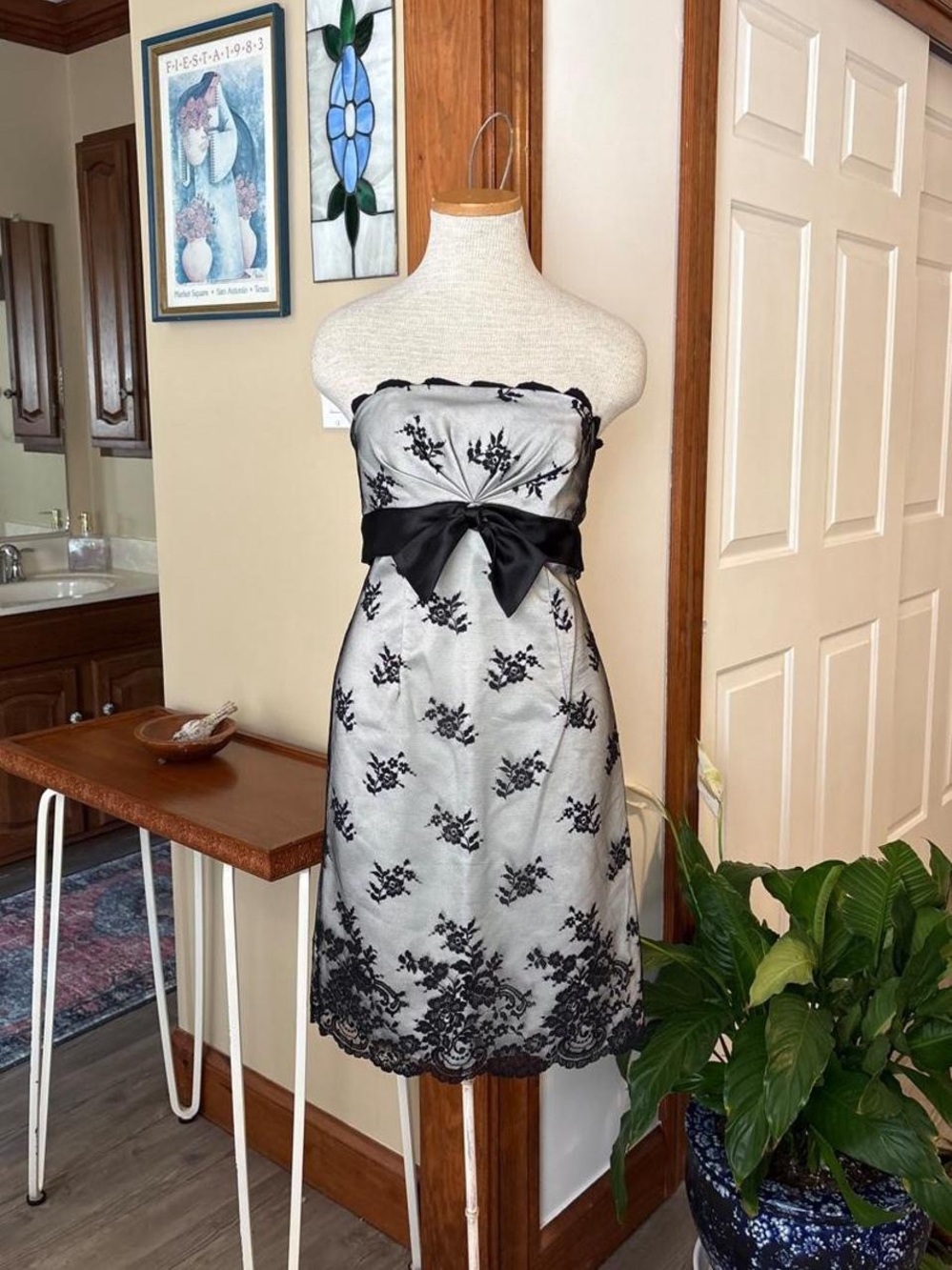 Vintage White House Black Market Black Strapless Lace Bow Dress